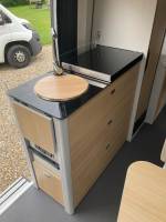 vend Fourgon aménagé d'occasion boîte auto, lits jumeaux, Font Vendôme DUO VAN séjour à Roques près Toulouse (31)