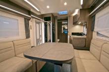 Camping-car profilé occasion 4 couchages maxi-salon Chausson Titanium 640, à roques, près Toulouse 31